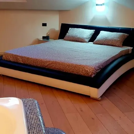 Terrace Escape With Jacuzzi Apartman