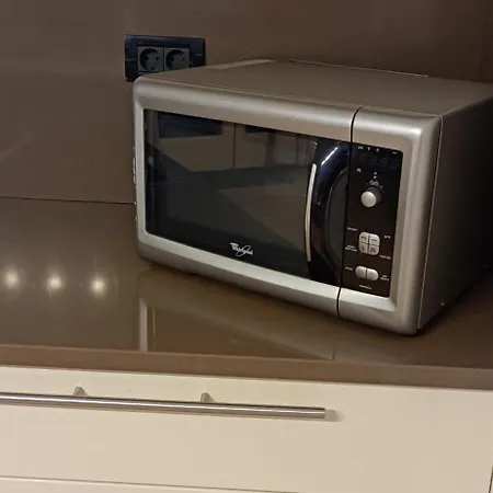 Terrace Escape With Jacuzzi Appartamento *