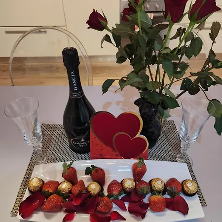 Terrace Escape With Jacuzzi Apartmán