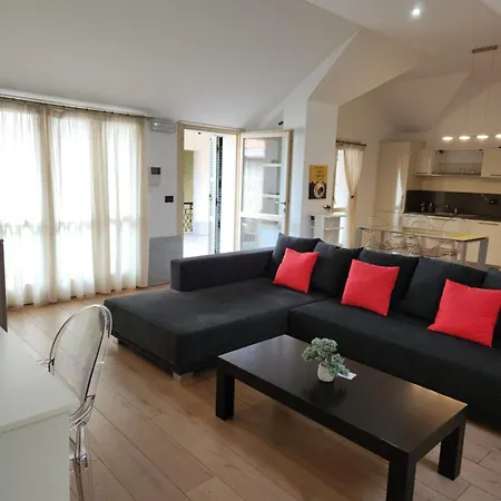 Terrace Escape With Jacuzzi Apartamento *