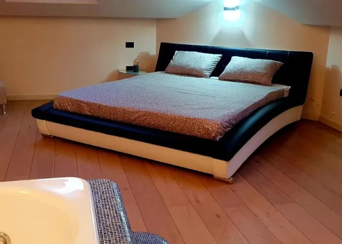 Terrace Escape With Jacuzzi Apartment