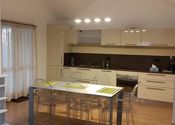 Terrace Escape With Jacuzzi Apartmán Temešvár