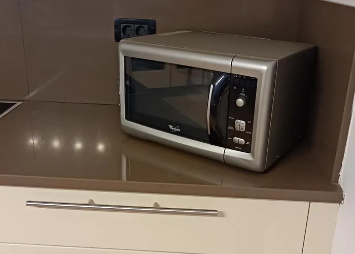 Terrace Escape With Jacuzzi 公寓 *