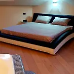 Terrace Escape With Jacuzzi Apartment