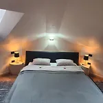 Apartment Terrace Escape With Jacuzzi *